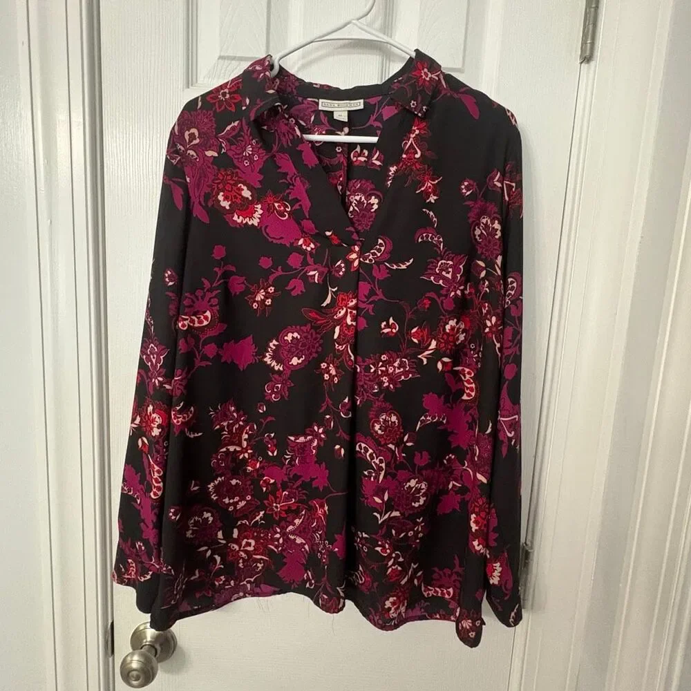 Dana Buchman Women’s XL Blouse Black Pink Floral Long Sleeve Button Cuff - Picture 2 of 9